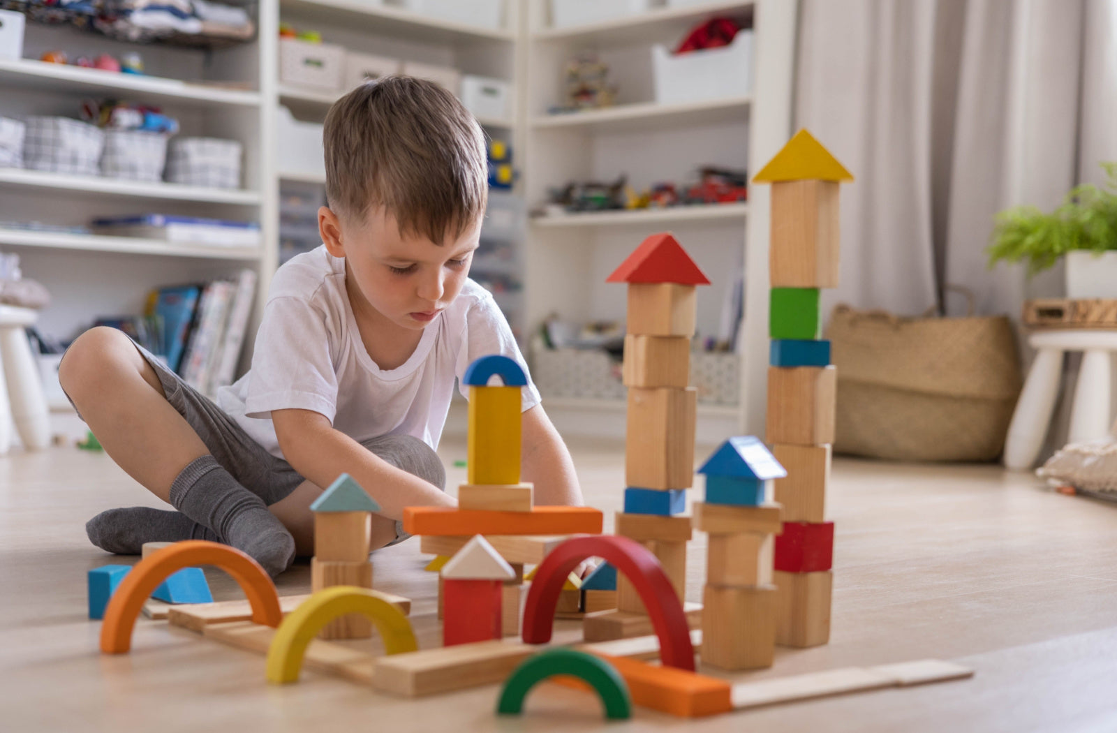 Jouets en bois : le grand retour du naturel dans les chambres d'enfants