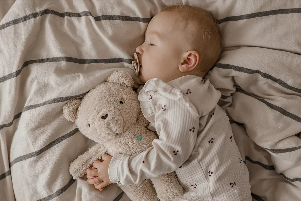 Tout savoir sur les peluches : guide complet pour bien choisir le compagnon doux de votre enfant