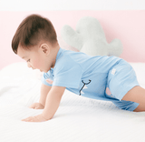 Grenouillère pour bébé bleue et rose