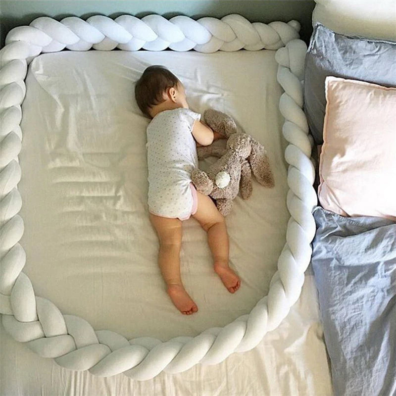 Braided crib bumper for baby