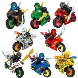 Ensemble de sept figurines lego ninjago motorcycle colorées avec armures détaillées dans lego ninjago dragon rising