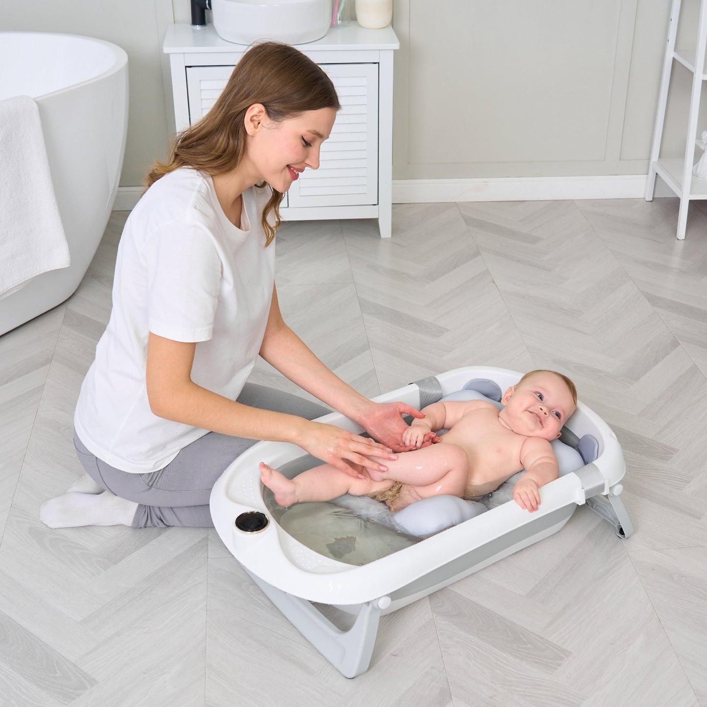 Baignoire bébé pliable sur pied – Transat ou coussin inclus