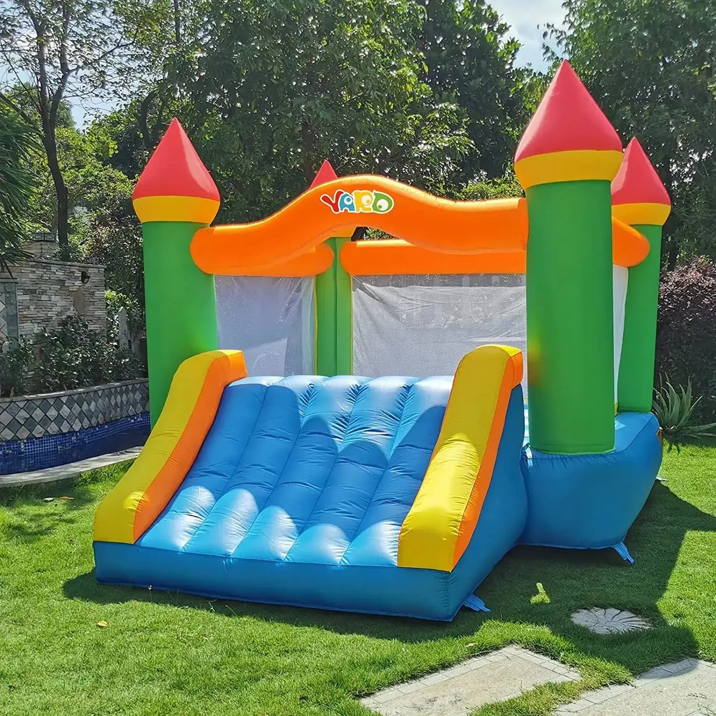 Castello gonfiabile con scivolo | SlideZone