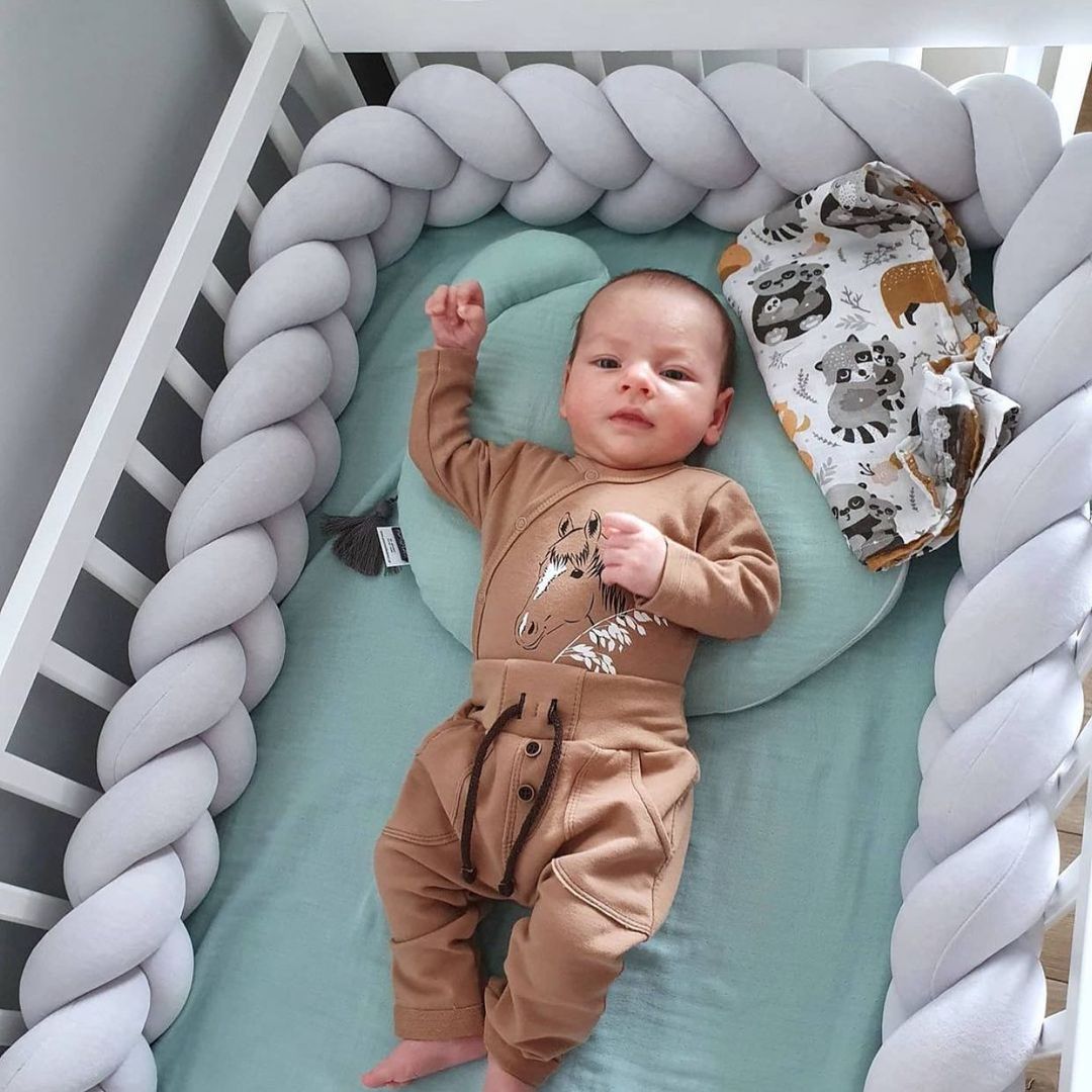 Braided crib bumper for baby