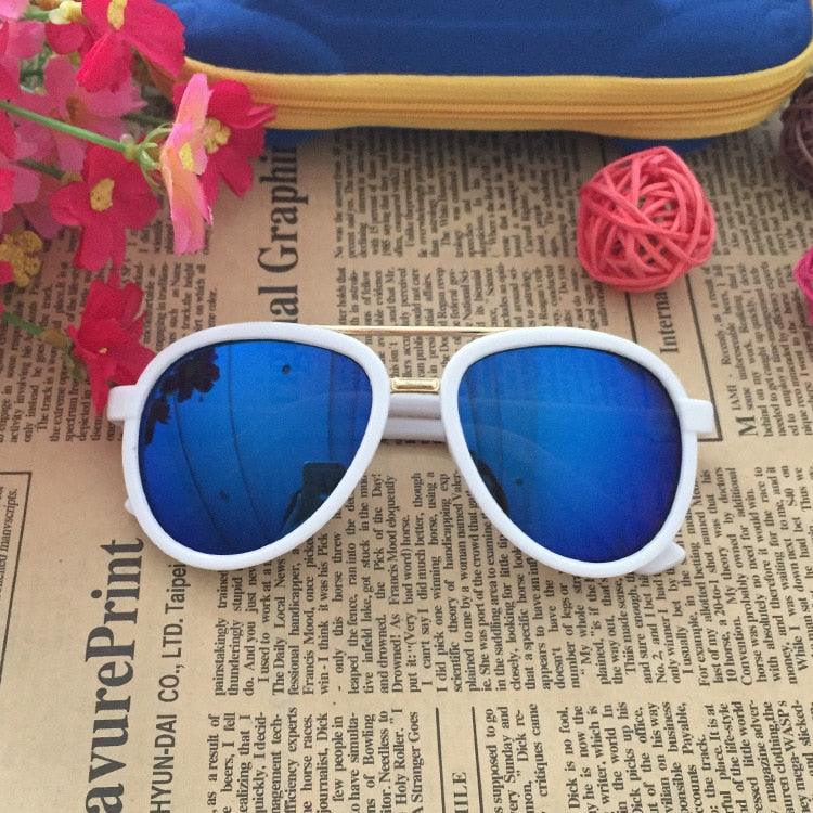 occhiali da sole colorati per bambini