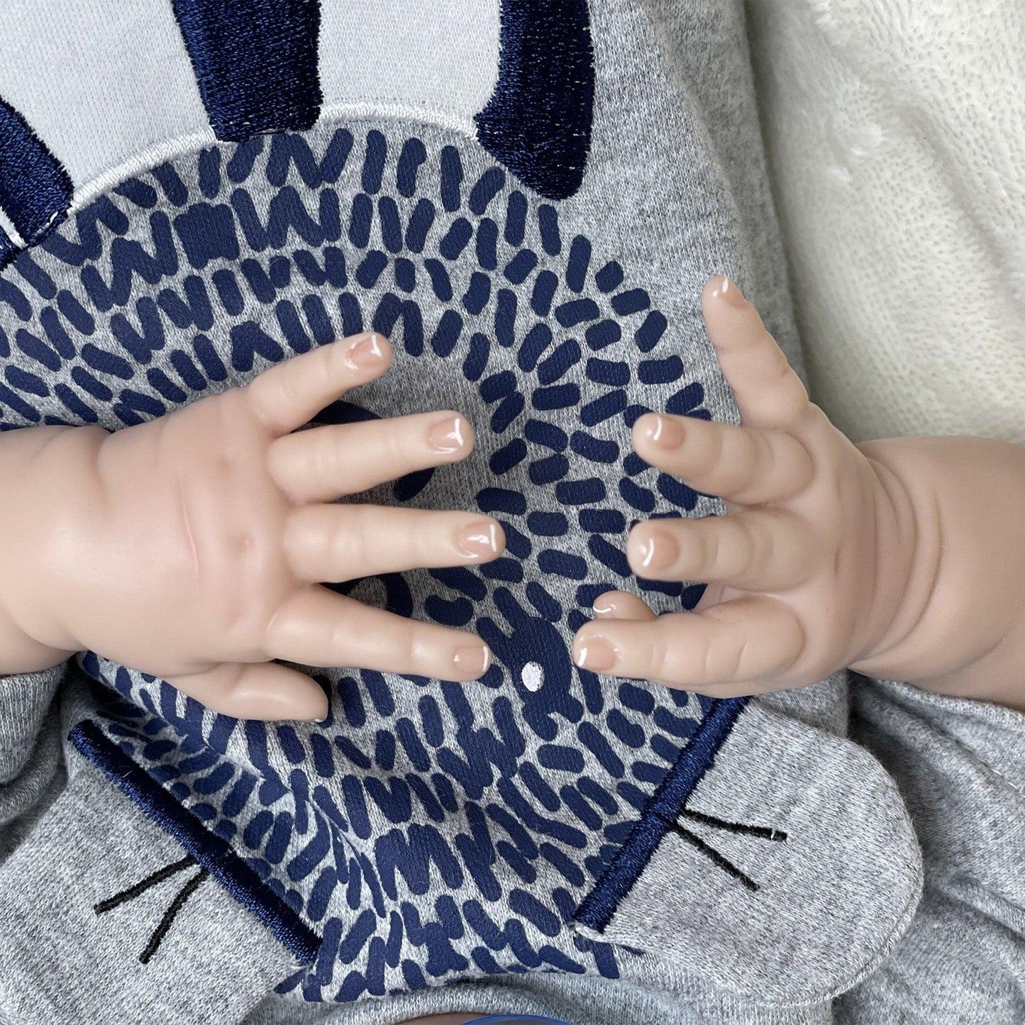 Bambola reborn maschile con gli occhi chiusi - Jules