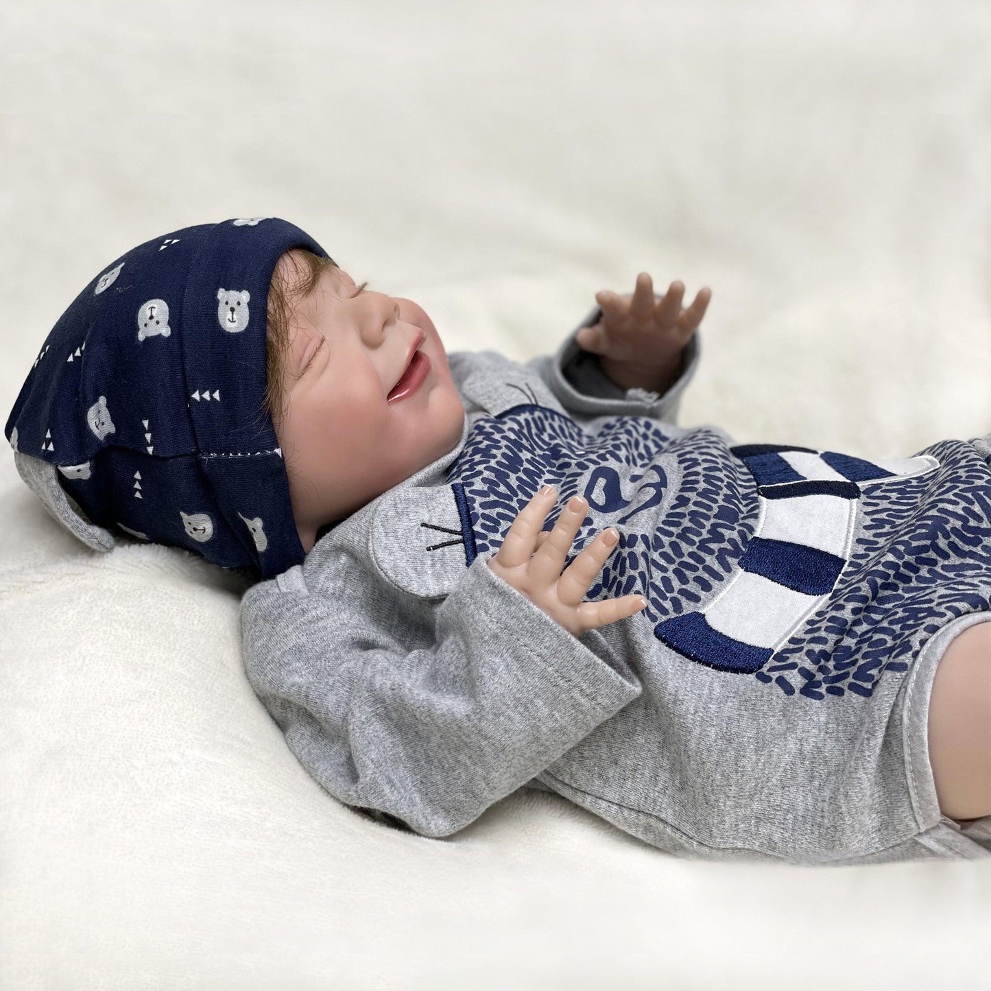 Bambola reborn maschile con gli occhi chiusi - Jules