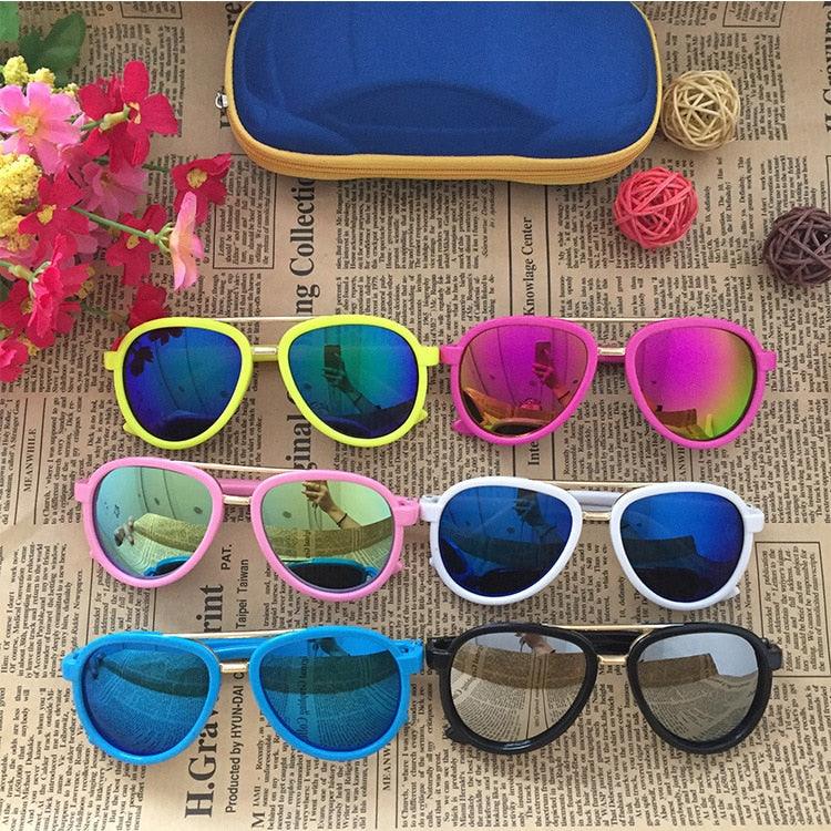 occhiali da sole colorati per bambini