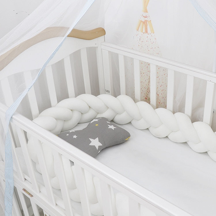Braided crib bumper for baby