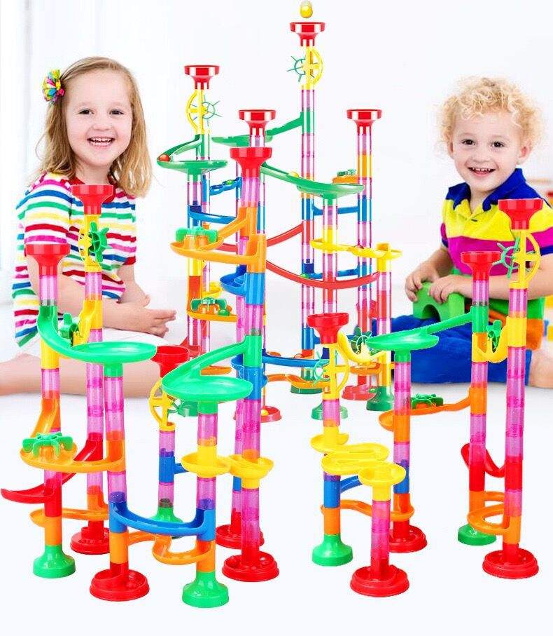 Pista per biglie per bambini