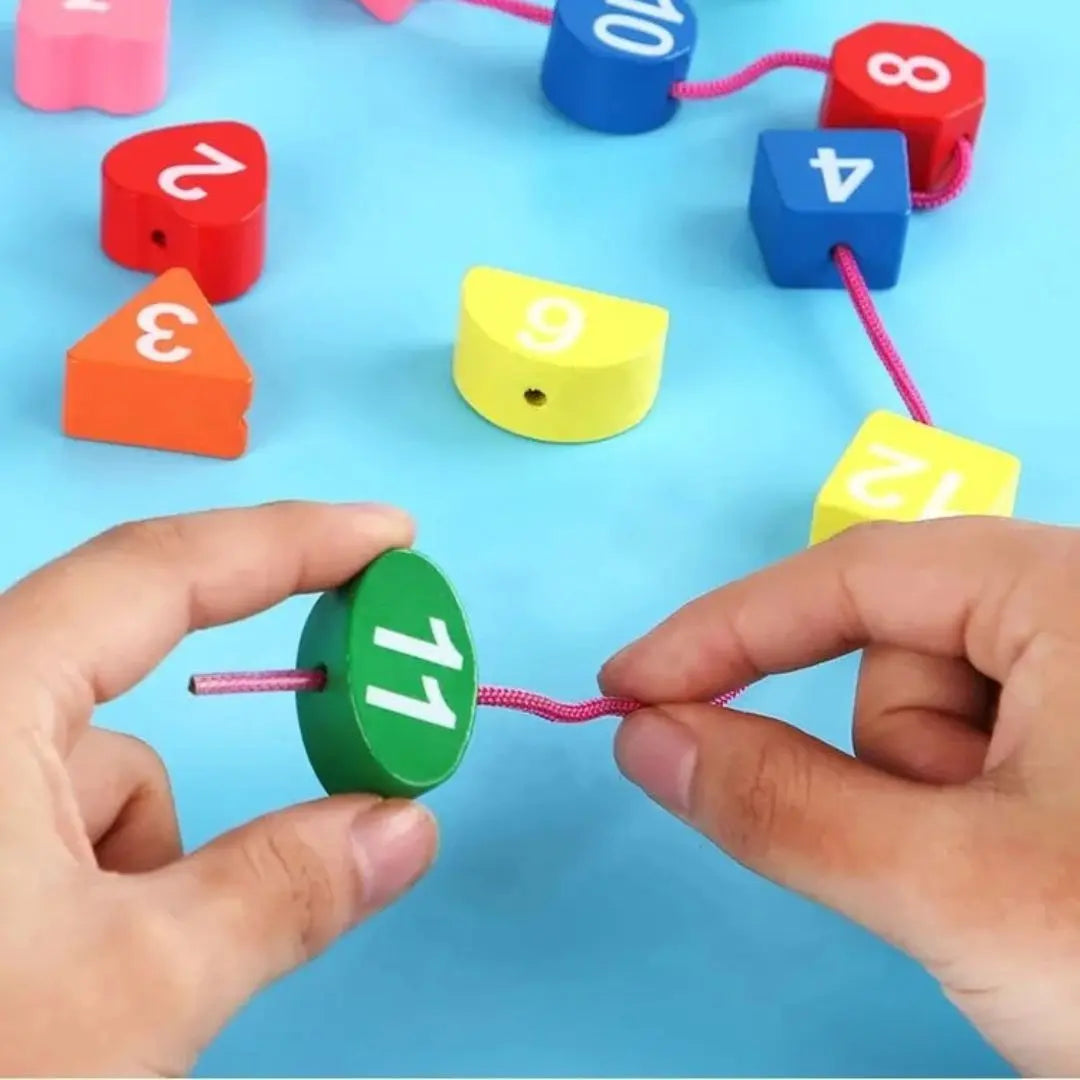 Montessori Wooden Clock - Bébé Pingouin™