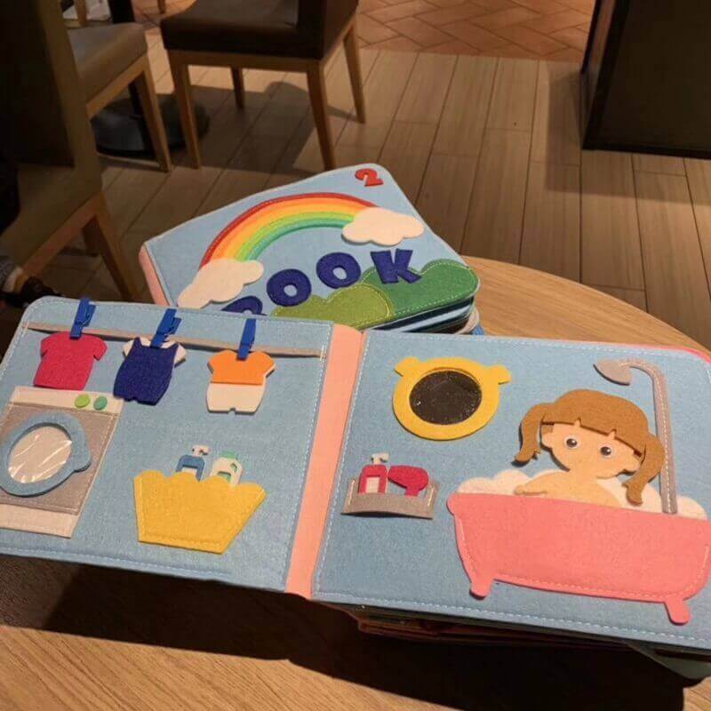 Quiet Book sensoriale Montessori (libro di attività in feltro a tema arcobaleno)