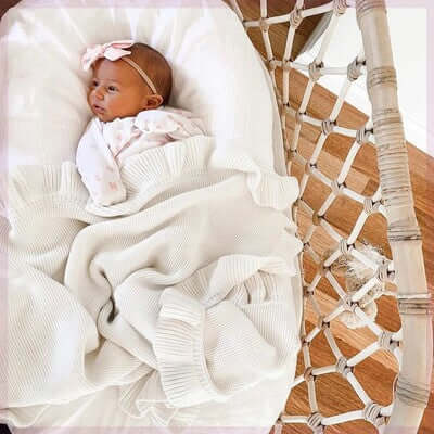 Couverture pour Bébé Tricotée en Coton 100% Ruffled Elegance™ (Enveloppe Vintage pour Poussette)