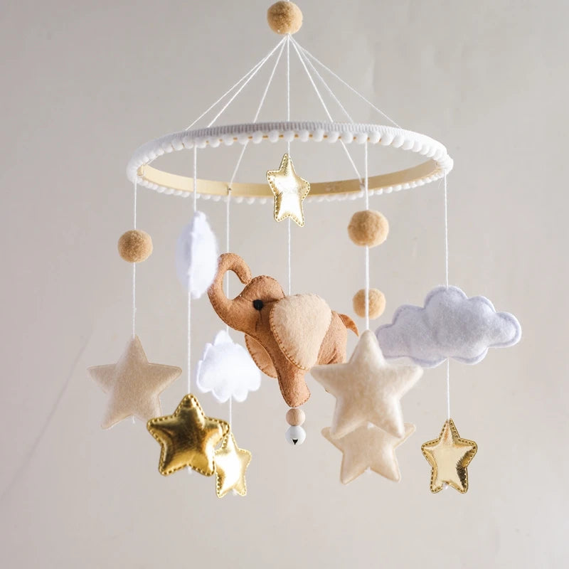 Mobile musical pour lit de bébé en bois, hochets en feutre doux, animaux de dessin animé, boîte à musique pour nouveau-né, jouet suspendu, support de lit, cadeaux pour bébé