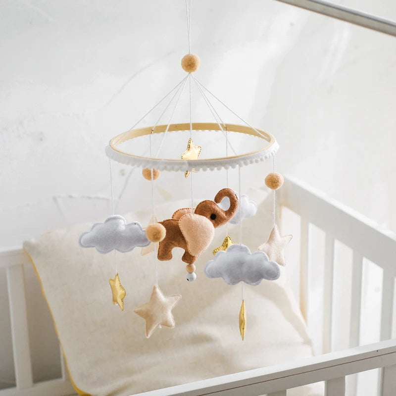 Mobile musical pour lit de bébé en bois, hochets en feutre doux, animaux de dessin animé, boîte à musique pour nouveau-né, jouet suspendu, support de lit, cadeaux pour bébé