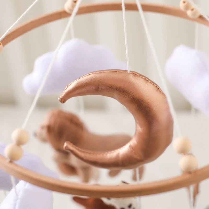 Mobile musical pour lit de bébé en bois, hochets en feutre doux, animaux de dessin animé, boîte à musique pour nouveau-né, jouet suspendu, support de lit, cadeaux pour bébé