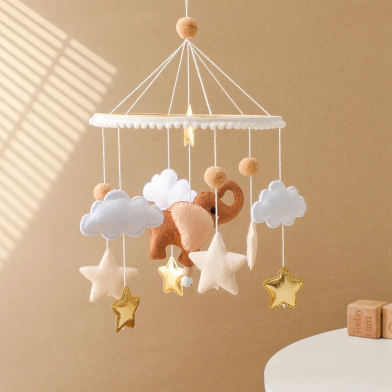 Mobile musical pour lit de bébé en bois, hochets en feutre doux, animaux de dessin animé, boîte à musique pour nouveau-né, jouet suspendu, support de lit, cadeaux pour bébé