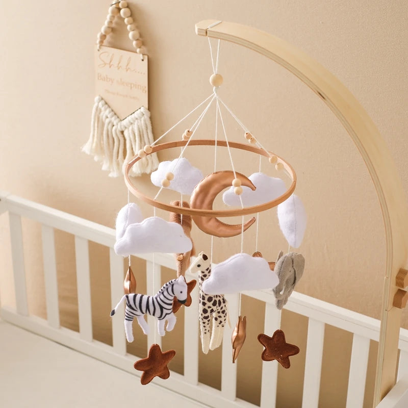 Mobile musical pour lit de bébé en bois, hochets en feutre doux, animaux de dessin animé, boîte à musique pour nouveau-né, jouet suspendu, support de lit, cadeaux pour bébé