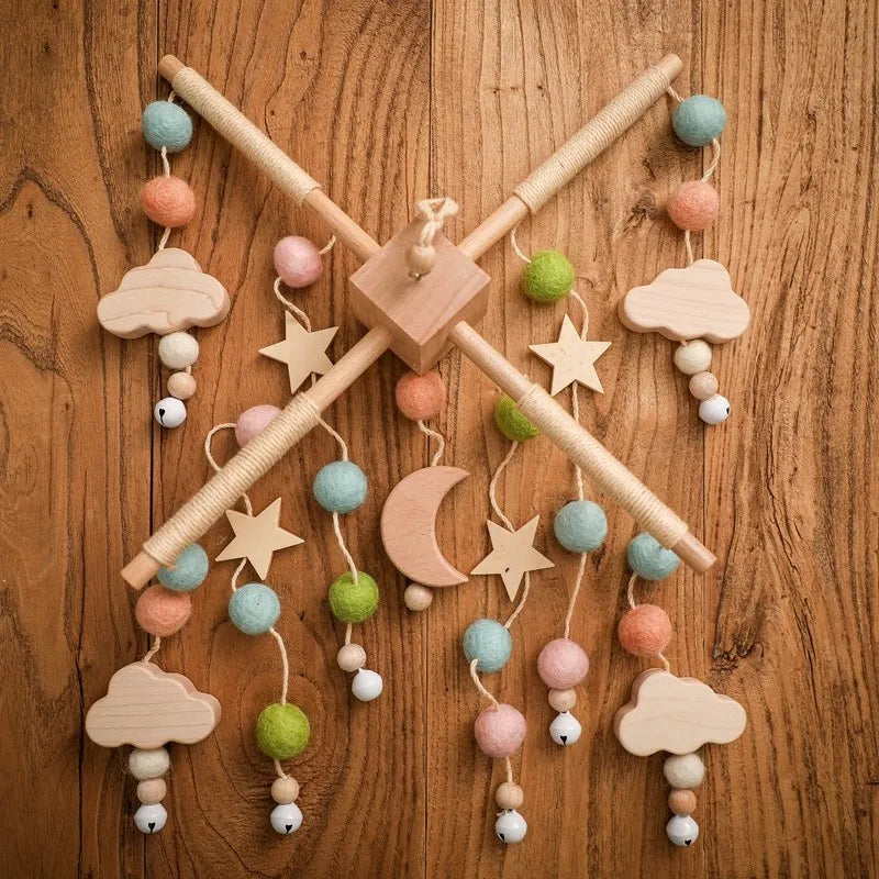 Mobile musical pour lit de bébé en bois, hochets en feutre doux, animaux de dessin animé, boîte à musique pour nouveau-né, jouet suspendu, support de lit, cadeaux pour bébé