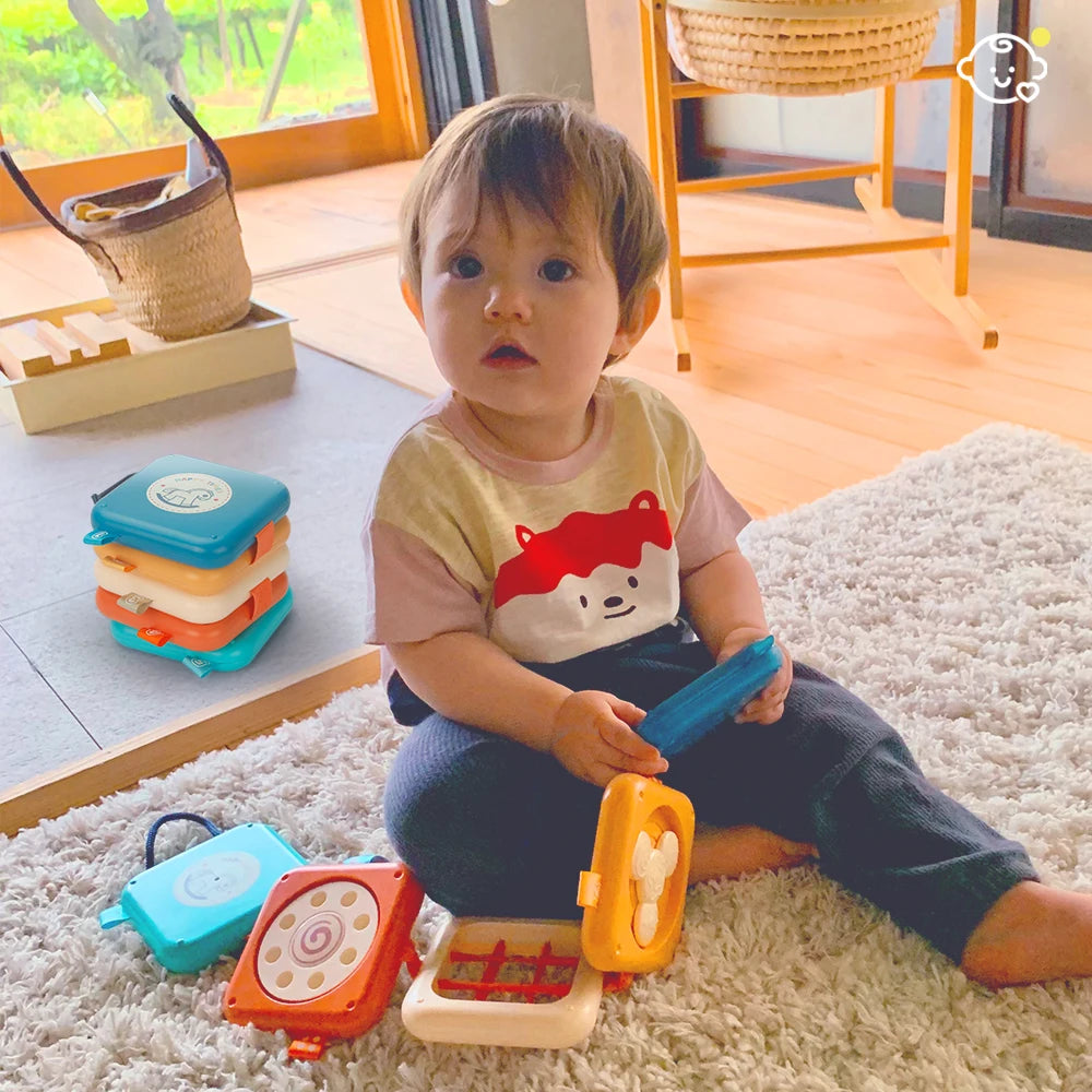 Cube d'activité Montessori – busy board pliable pour bébé
