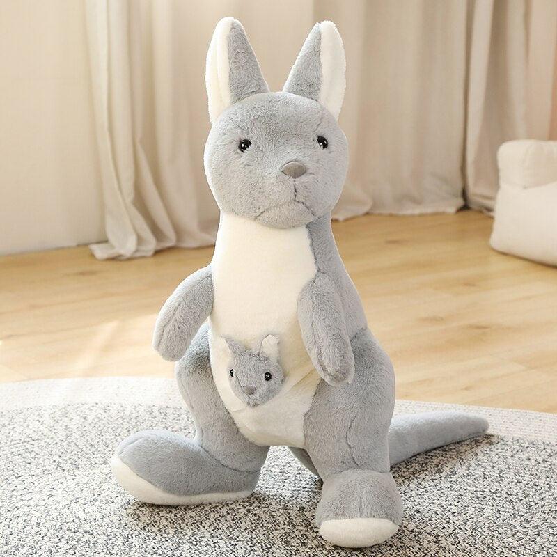 Mamma canguro di peluche con il suo cucciolo