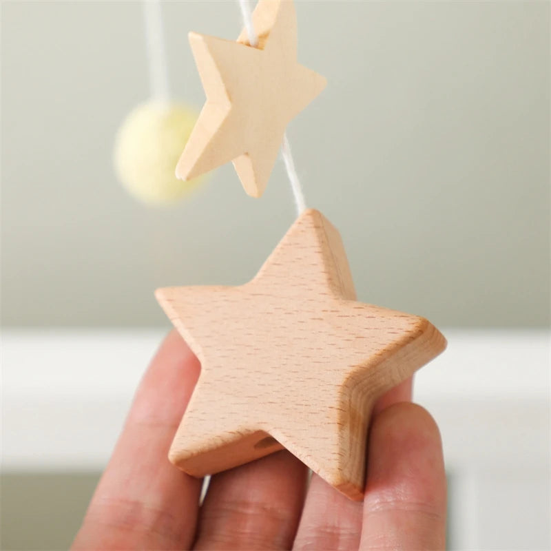 Mobile musical pour lit de bébé en bois, hochets en feutre doux, animaux de dessin animé, boîte à musique pour nouveau-né, jouet suspendu, support de lit, cadeaux pour bébé