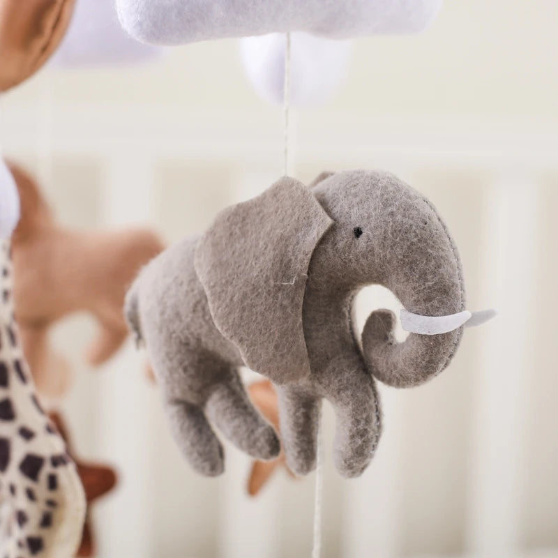 Mobile musical pour lit de bébé en bois, hochets en feutre doux, animaux de dessin animé, boîte à musique pour nouveau-né, jouet suspendu, support de lit, cadeaux pour bébé