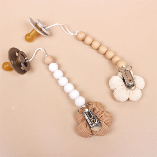 White silicone pacifier clip | Esther Bébé