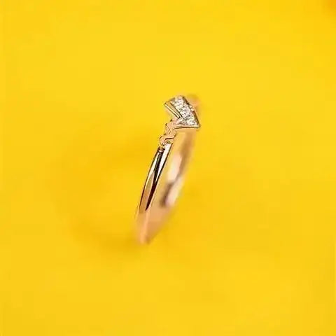 Bague pokémon femme réglable en cuivre doré avec un triangle de diamants étincelants en rose gold délicat