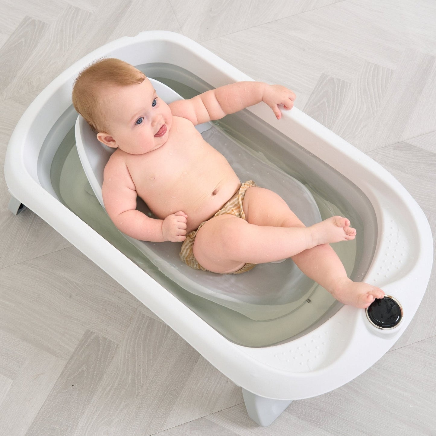 Baignoire bébé pliable sur pied – Transat ou coussin inclus
