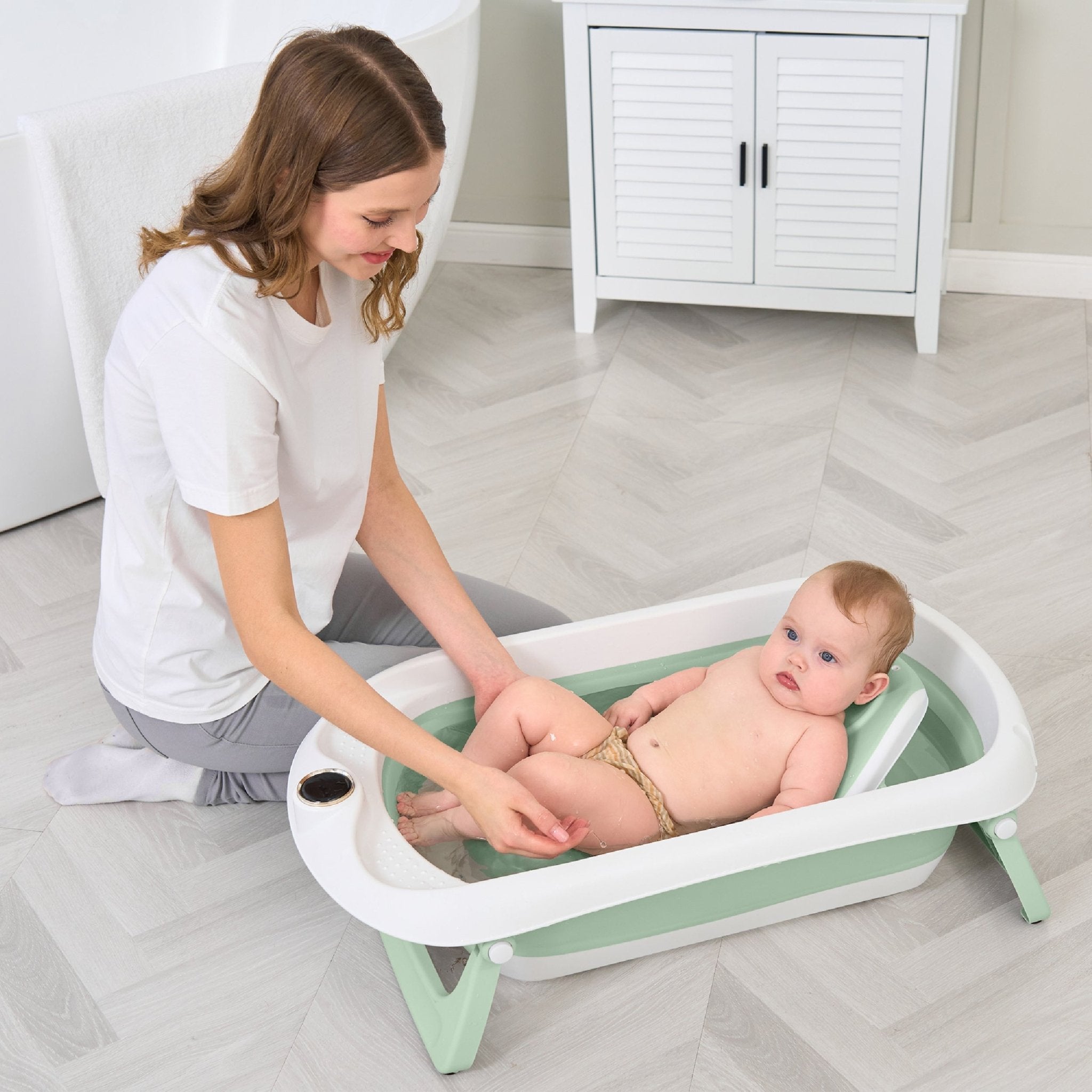 Baignoire bébé pliable sur pied – Transat ou coussin inclus