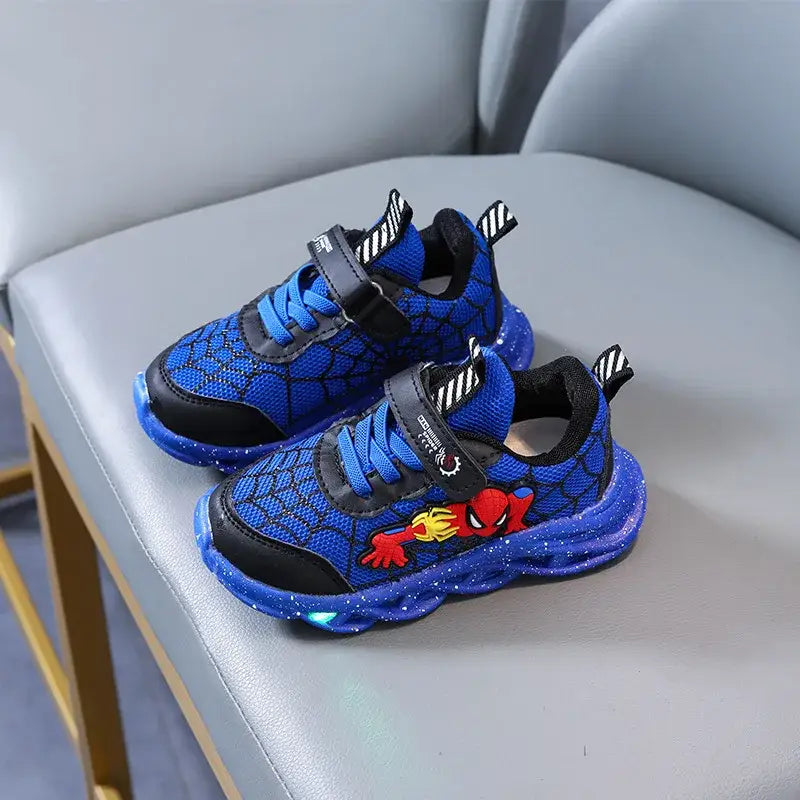 Baskets spiderman led enfants bleu et noir avec semelles lumineuses chaussures spiderman led captivantes