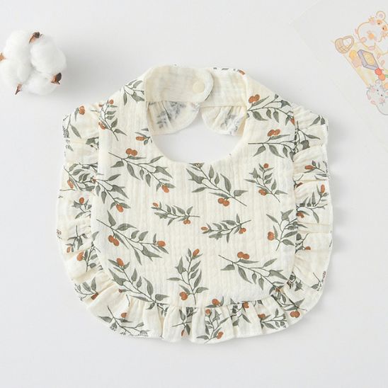 bavoir-bebe-en-dentelle-pour-des-repas-sereins-avec-votre-enfant