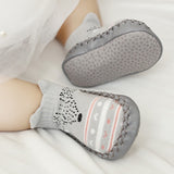 Chaussettes de Sol Bébé Cartoon GripKnit™ – Douces, Antidérapantes et Adorables