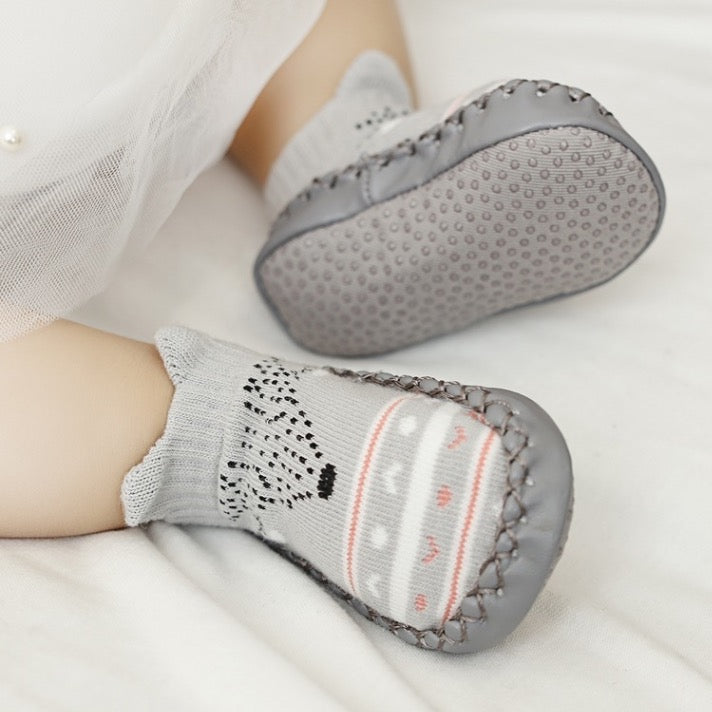 Chaussettes de Sol Bébé Cartoon GripKnit™ – Douces, Antidérapantes et Adorables
