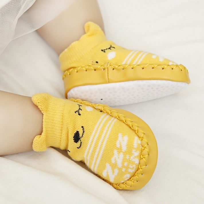 Chaussettes de Sol Bébé Cartoon GripKnit™ – Douces, Antidérapantes et Adorables