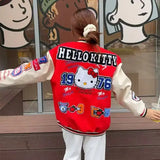 Blouson hello kitty baseball rouge avec manches crème en matières confortables et détails soignés brodés