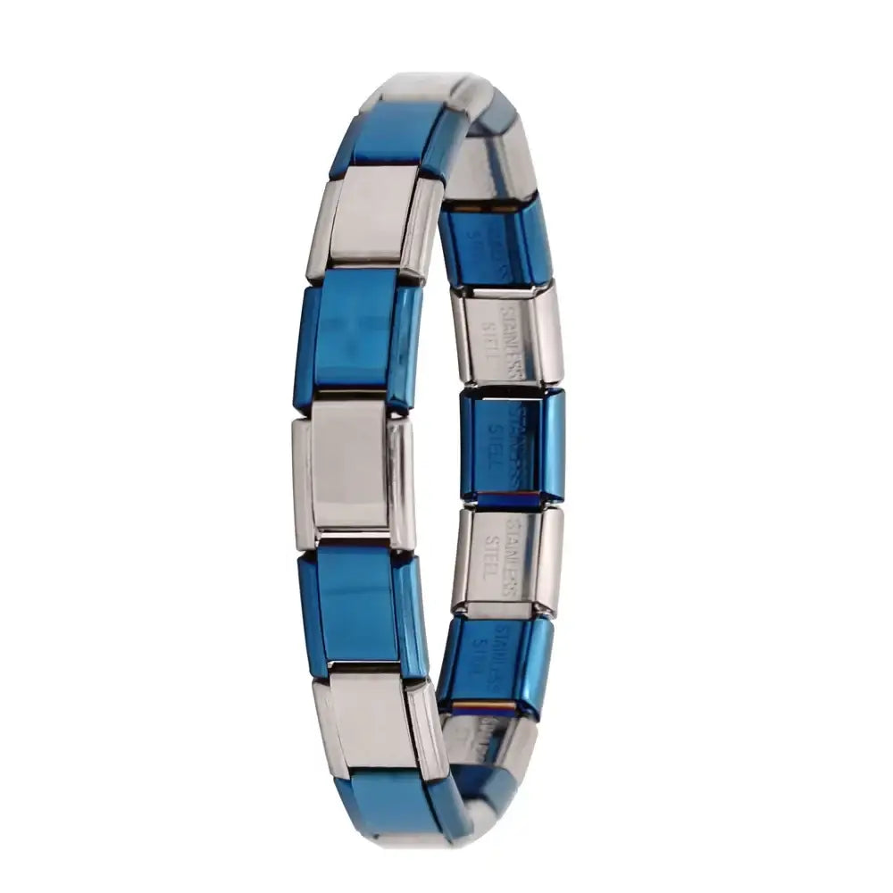 Bracelet à breloques en acier inoxydable incarne l’alliance parfaite entre design modulaire et matériau résistant bleu et argent