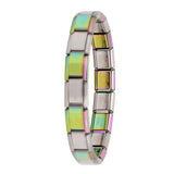Bracelet à breloques en acier inoxydable incarnant lalliance parfaite de modernité et résistance avec des maillons irisés