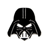 Broche pins star wars en émail représentant un casque darth vader noir et blanc, idéal pour collectionner
