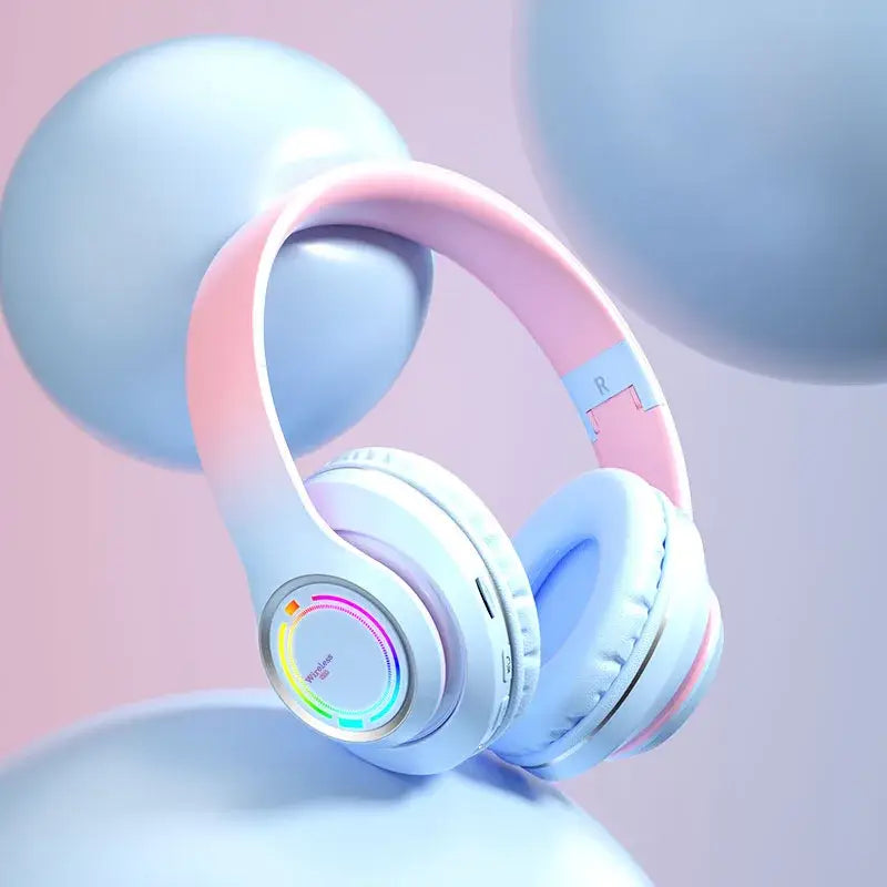 Casque audio bluetooth haute qualité pastel rose et blanc avec latence ultra-faible pour gamers exigeants