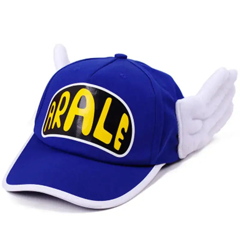 Casquette coton enfant bleu avec ailes blanches et cornes et logo jaune arale anime dr slump