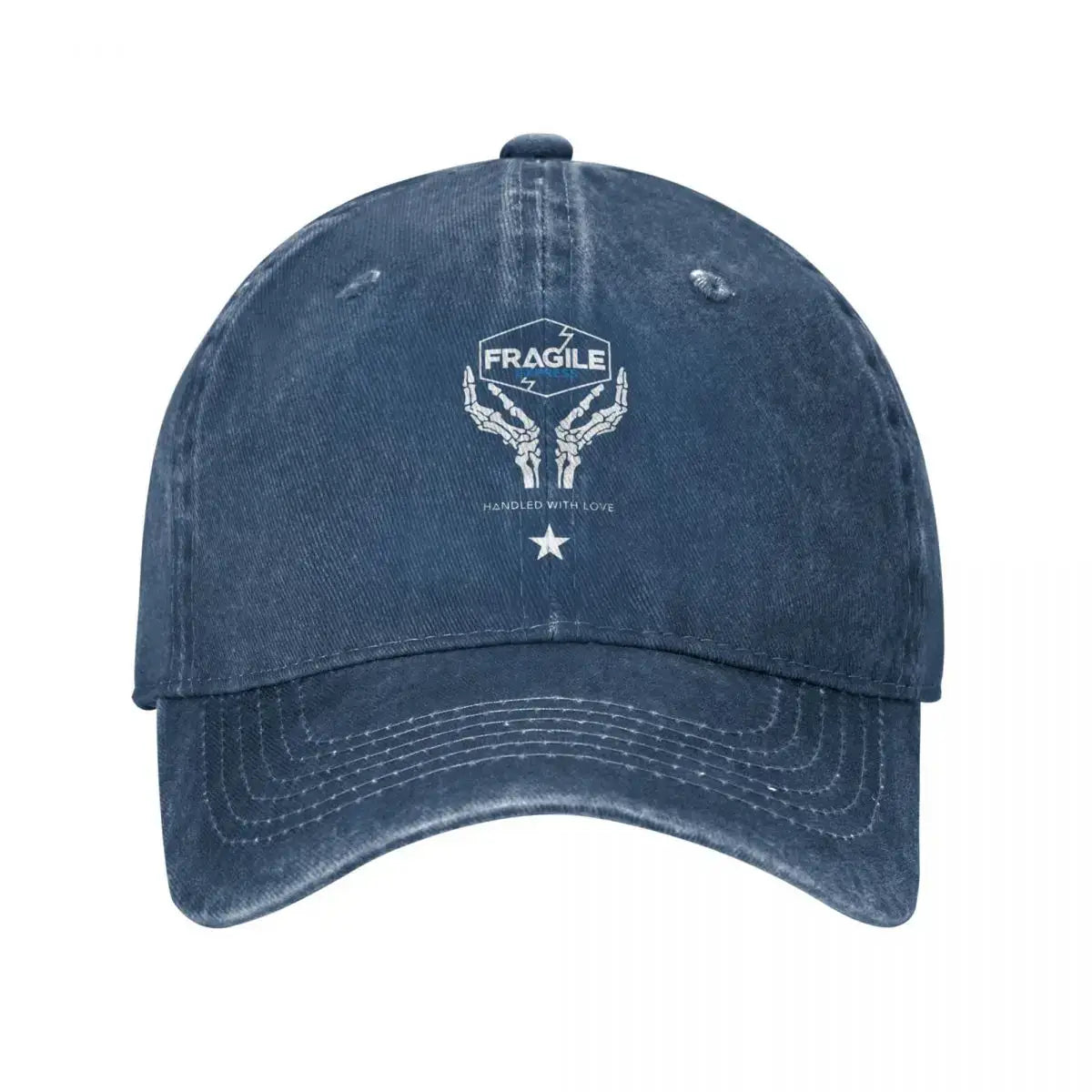 Casquette death stranding fragile en coton bleu foncé avec logo blanc brodé mains squelettiques et texte handled with love