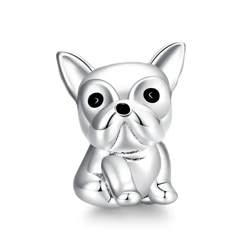 Charm chien argent en métal poli représentant un bouledogue français avec yeux et nez noirs pour bracelet chiens argent et touche d’élégance