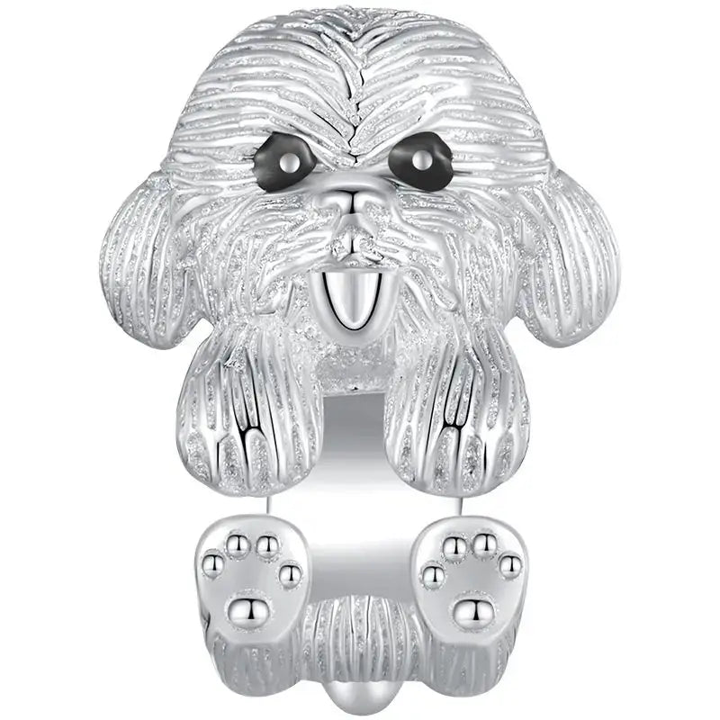 Charm chien argent en forme de caniche argenté avec texture de fourrure et yeux en perles noires pour bracelet chiens argent touche d’élégance