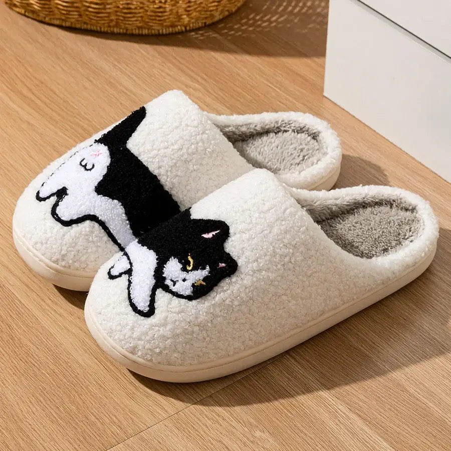 Chaussons femme hiver en peluche couleur crème avec motif brodé petit chat noir et blanc pour femme et homme