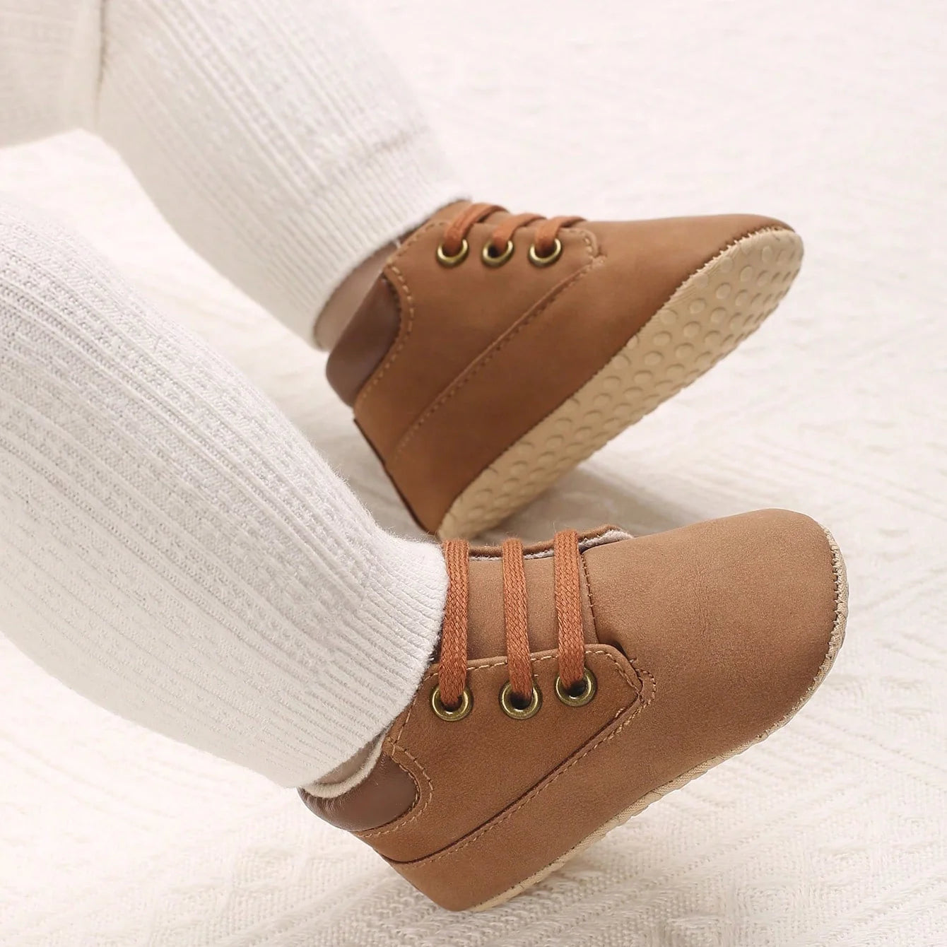 Chaussure bebe en cuir solide | CozyWalk