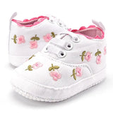 Embroidered baby girl shoes