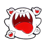 Pin enamel blanc et rouge représentant un boo cartoon avec trois petits boos style super mario world jeux vidéo rétro pin’s colorés