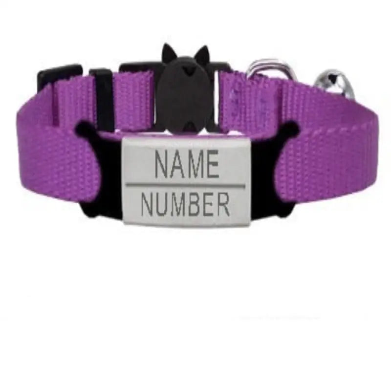 Collier à graver personnalisé pour chat chère cliente en forme de chat violet et noir avec plaque gravée argentée